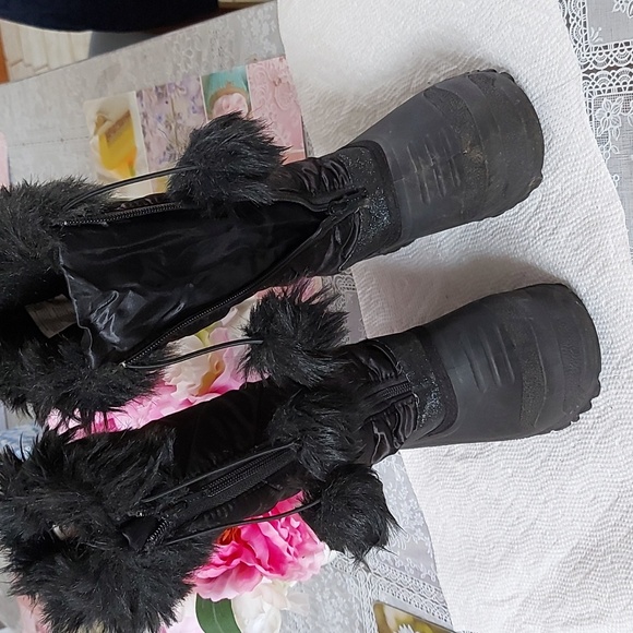 Girl's boot - Picture 1 of 8